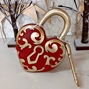 NEW! ENCHANTED PADLOCK HEART & LOVE KEY DECOR
